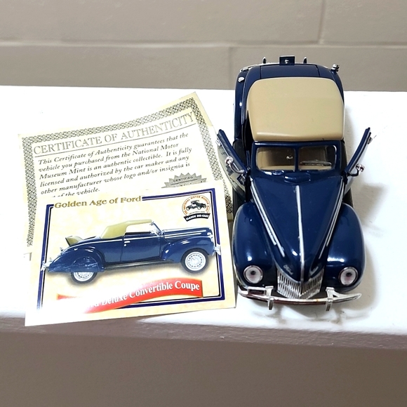 VINTAGE 1939 Ford Deluxe Convertible Coup - Picture 5 of 7